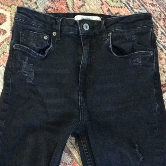 Women’s Abercrombie Jeans - Picture 4 of 8